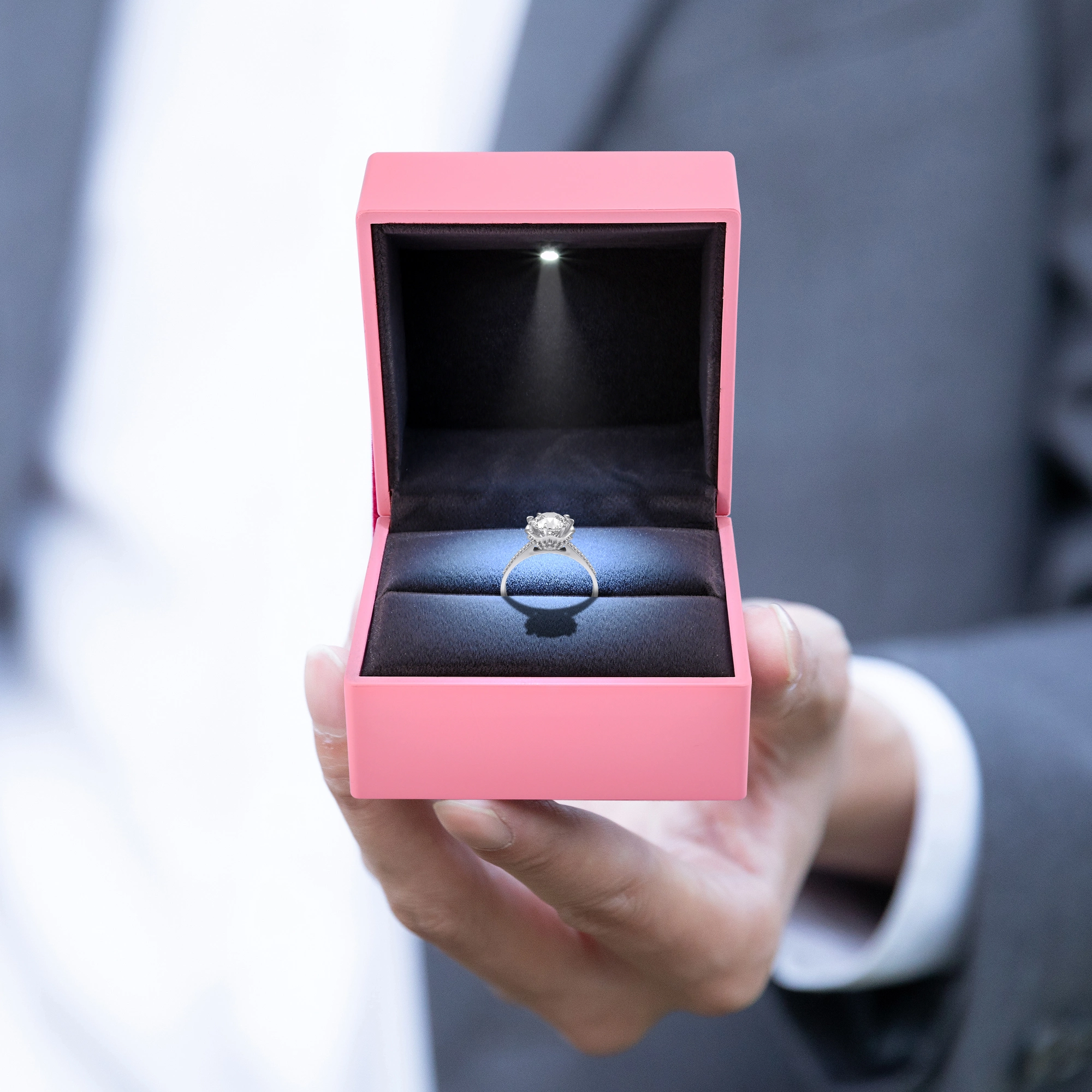 Painted LED light jewelry box, marriage proposal ring box, high-end jewelry bracelet, bracelet box, jewelry packaging box wholesale